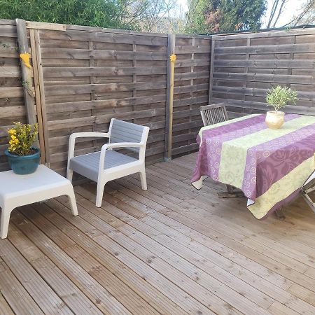 Logement Independant En Campagne Simiane-Collongue Экстерьер фото