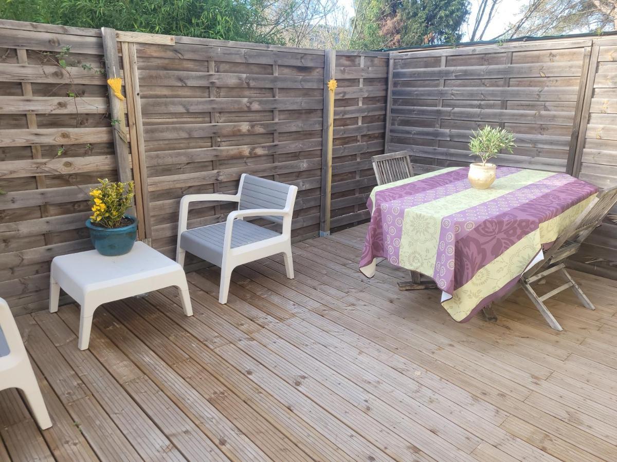 Logement Independant En Campagne Simiane-Collongue Экстерьер фото