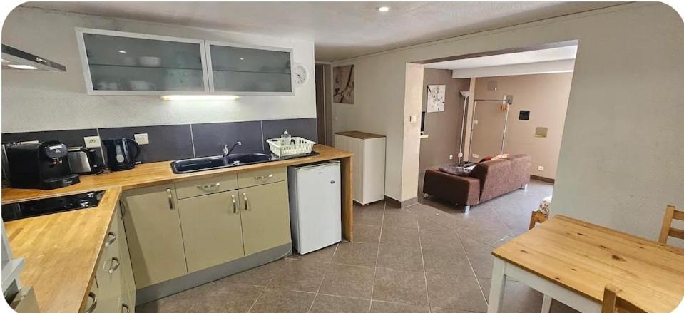 Logement Independant En Campagne Simiane-Collongue Экстерьер фото