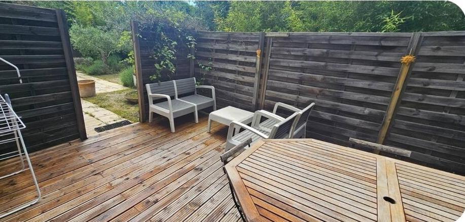 Logement Independant En Campagne Simiane-Collongue Экстерьер фото